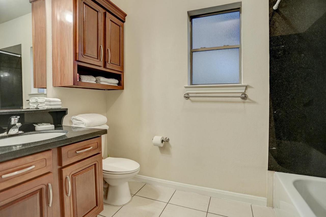 Villa Laverne 3 Bedroom Suite Furnished Condos 休斯敦 外观 照片